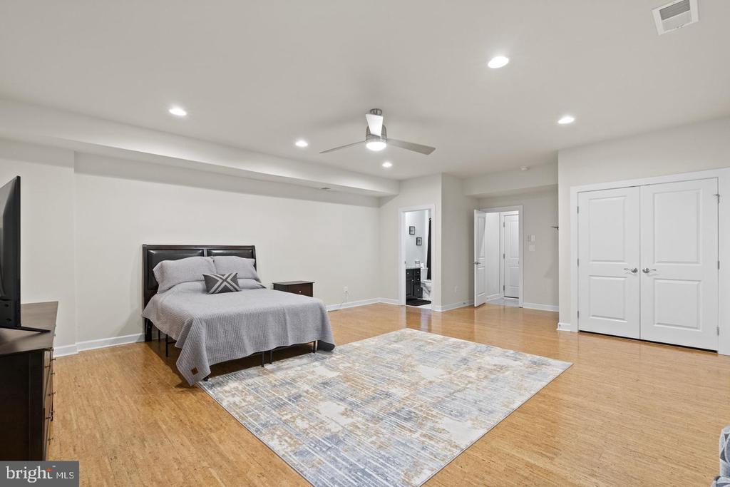 3156 GOLDENWAVE COURT