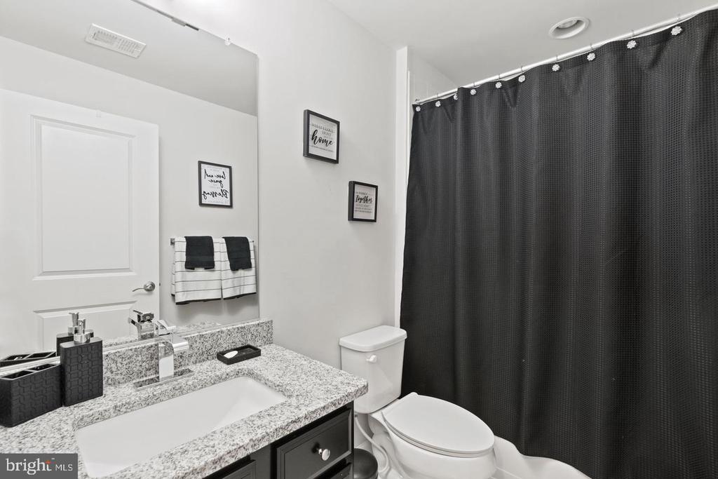 3156 GOLDENWAVE COURT