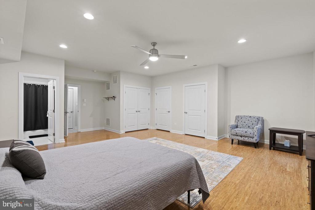 3156 GOLDENWAVE COURT