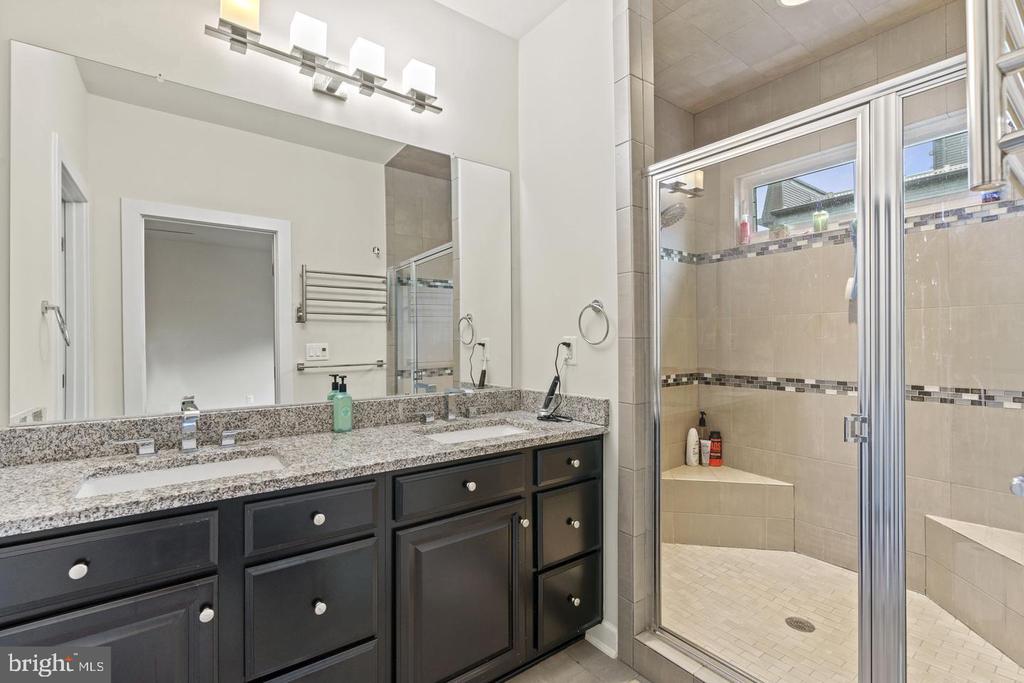 3156 GOLDENWAVE COURT
