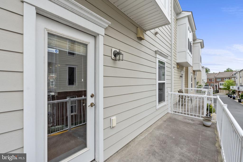 9618 STOCKWELL LANE