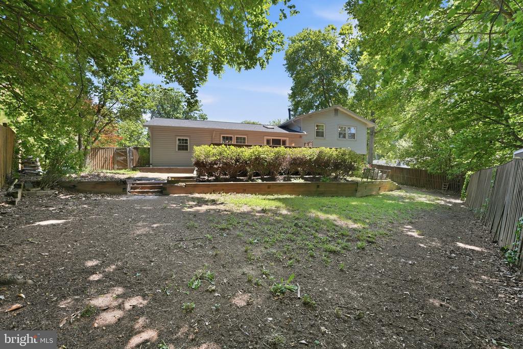 8609 WOODVIEW DRIVE
