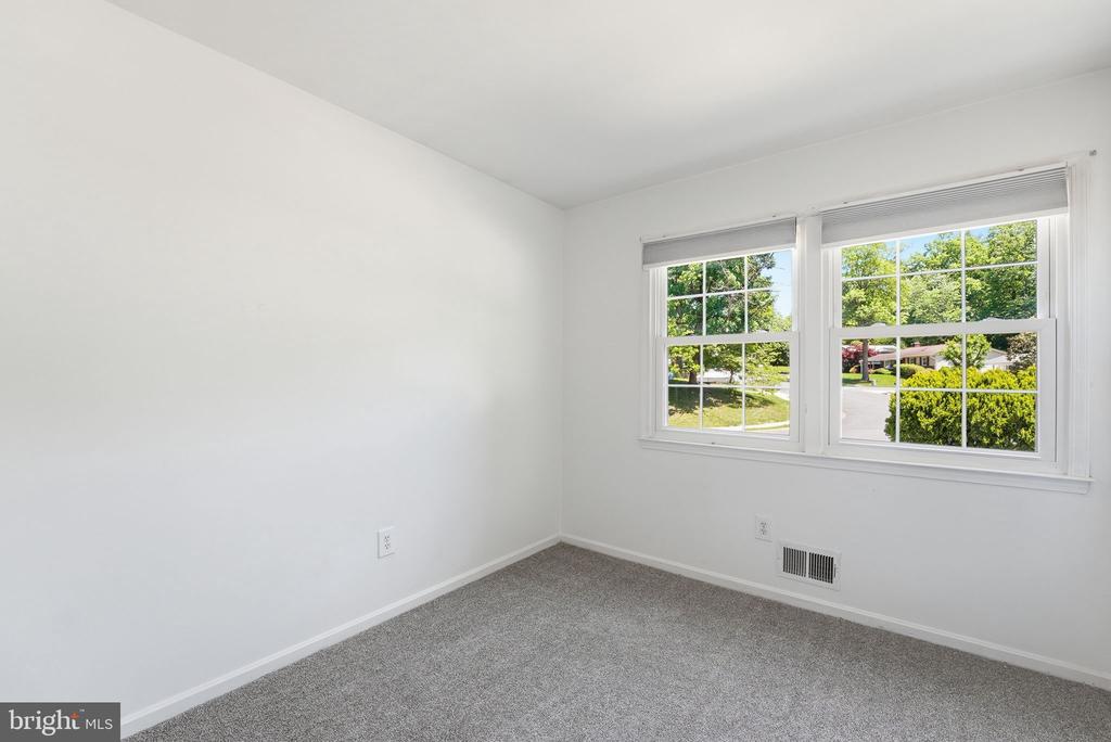 8609 WOODVIEW DRIVE