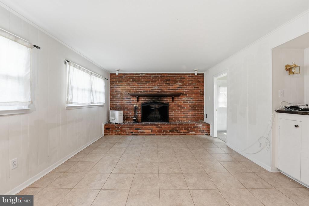 8609 WOODVIEW DRIVE