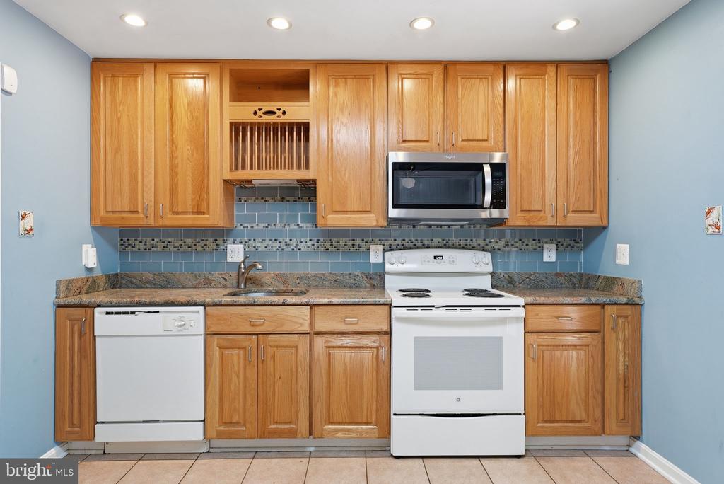 8609 WOODVIEW DRIVE