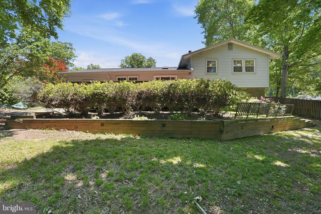 8609 WOODVIEW DRIVE
