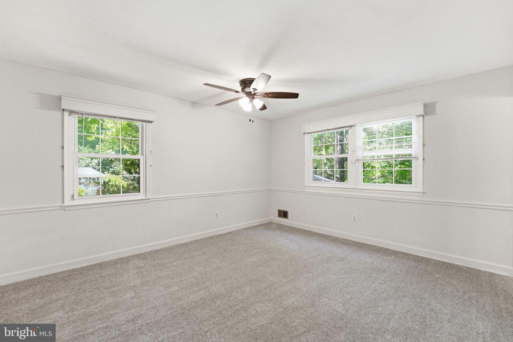 8609 WOODVIEW DRIVE