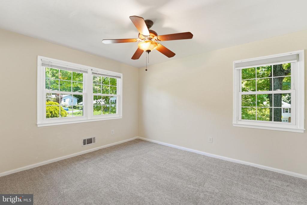 8609 WOODVIEW DRIVE
