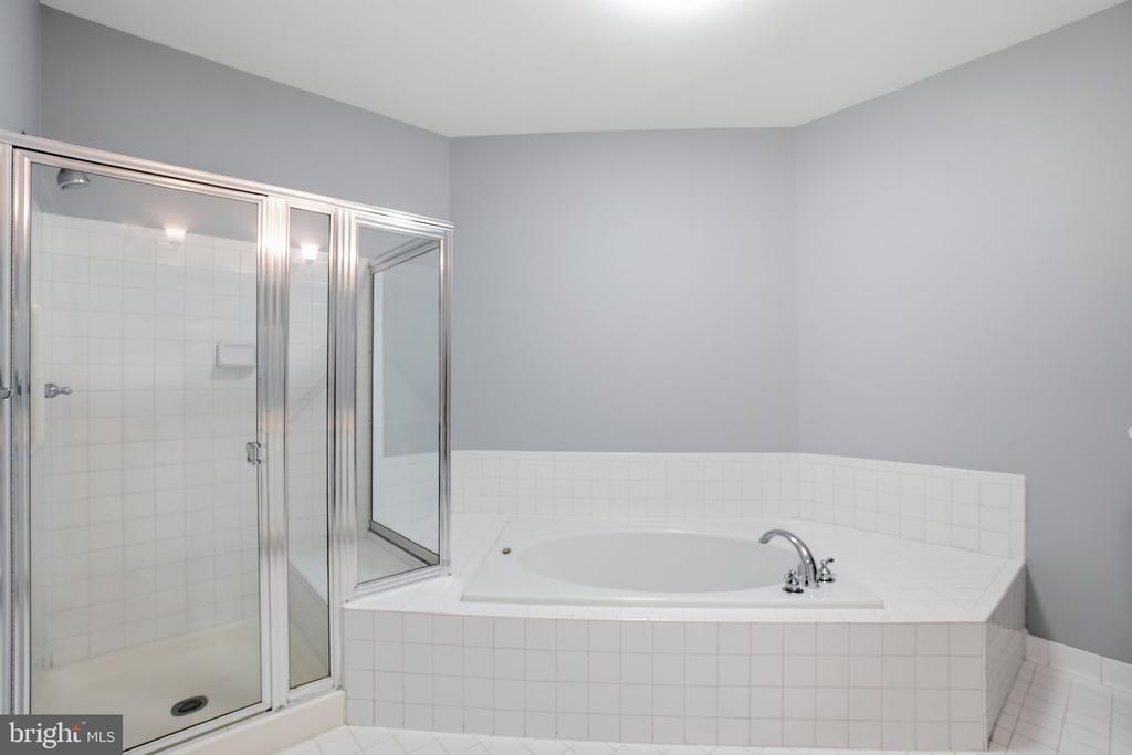 7871 ROLLING WOODS COURT 1104