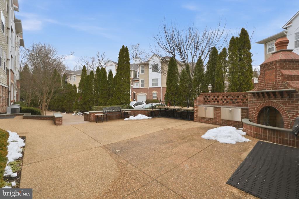 7871 ROLLING WOODS COURT 1104