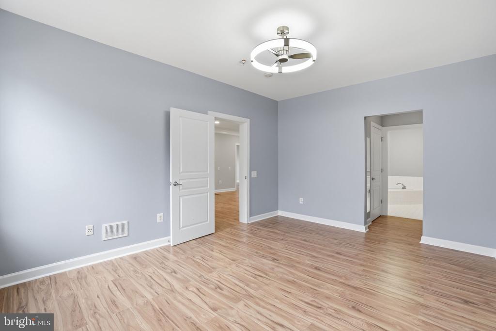 7871 ROLLING WOODS COURT 1104