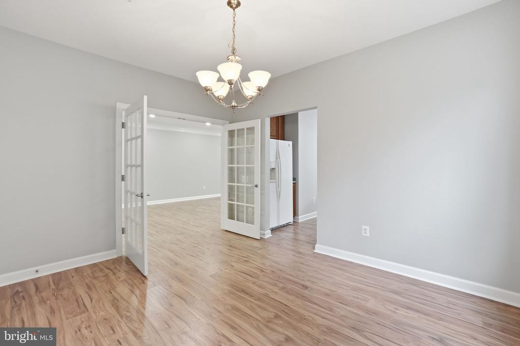 7871 ROLLING WOODS COURT 1104