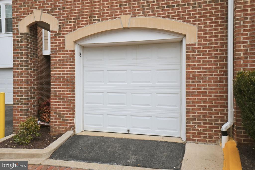 7871 ROLLING WOODS COURT 1104