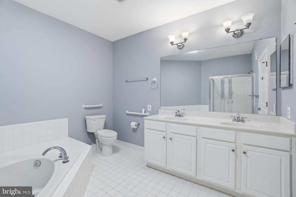 7871 ROLLING WOODS COURT 1104