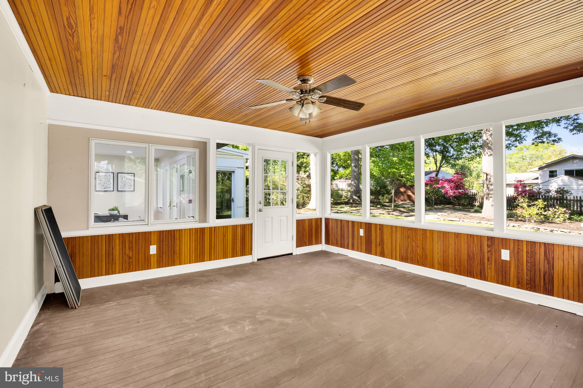 2435 SHENANDOAH STREET
