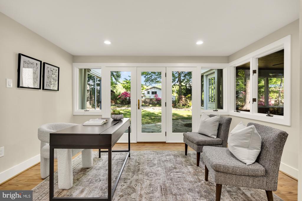 2435 SHENANDOAH STREET