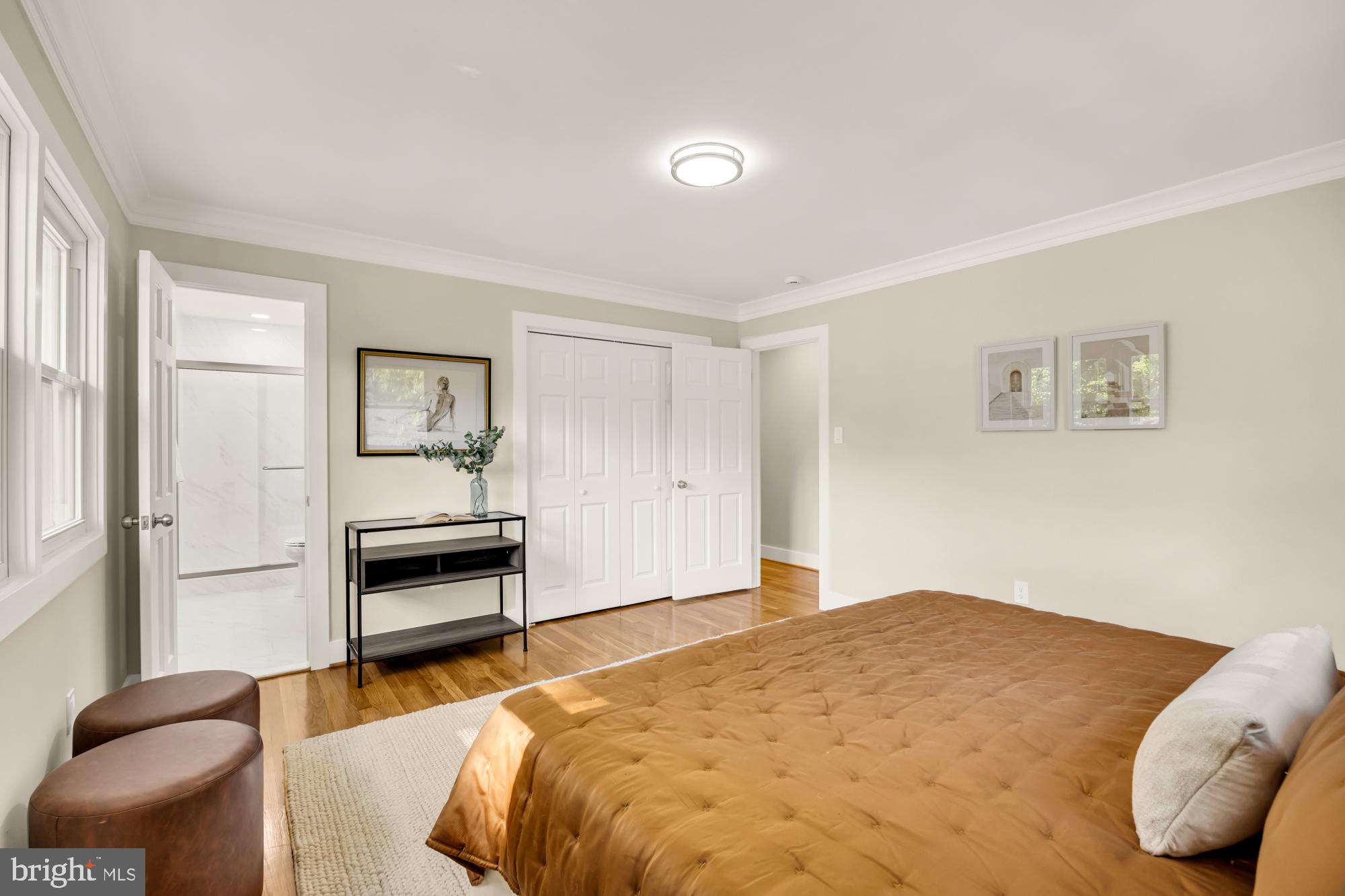 2435 SHENANDOAH STREET