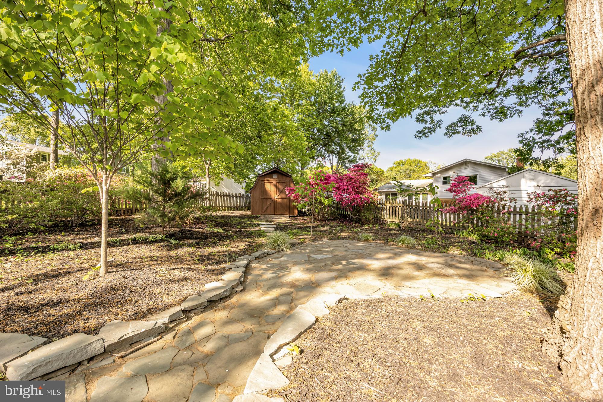 2435 SHENANDOAH STREET