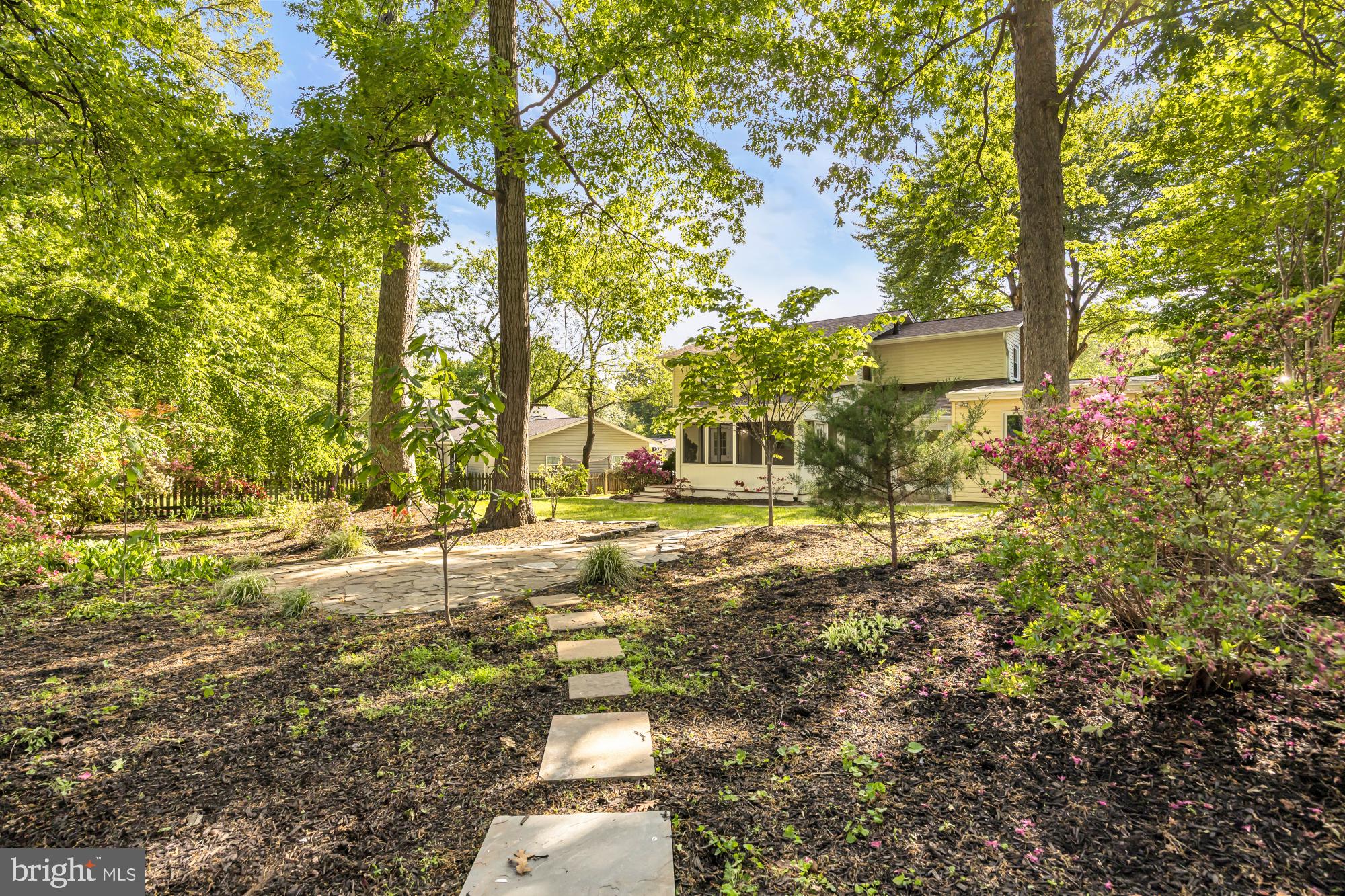 2435 SHENANDOAH STREET