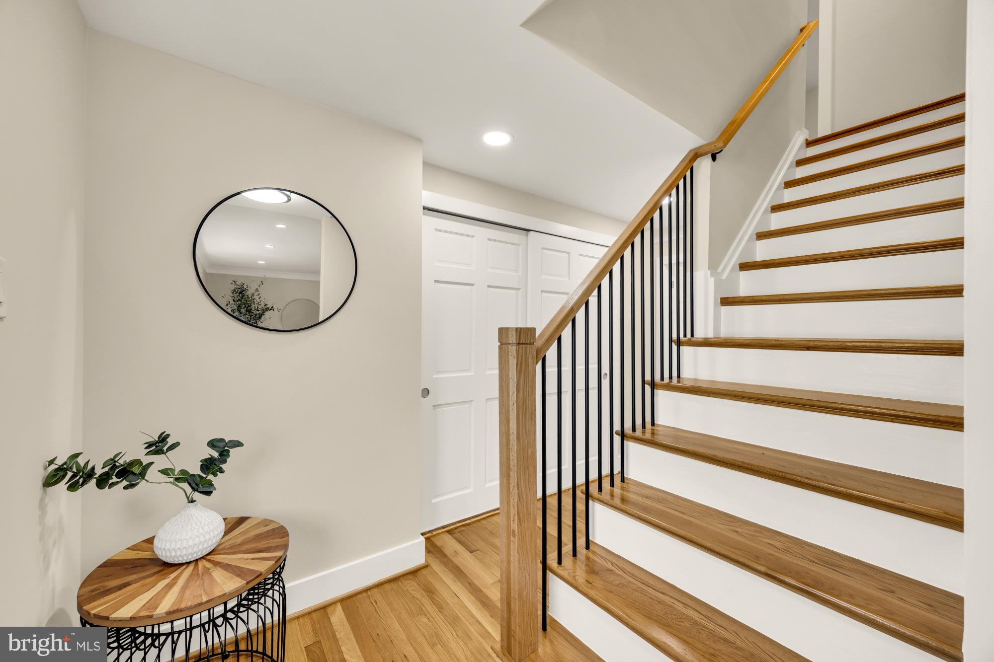 2435 SHENANDOAH STREET