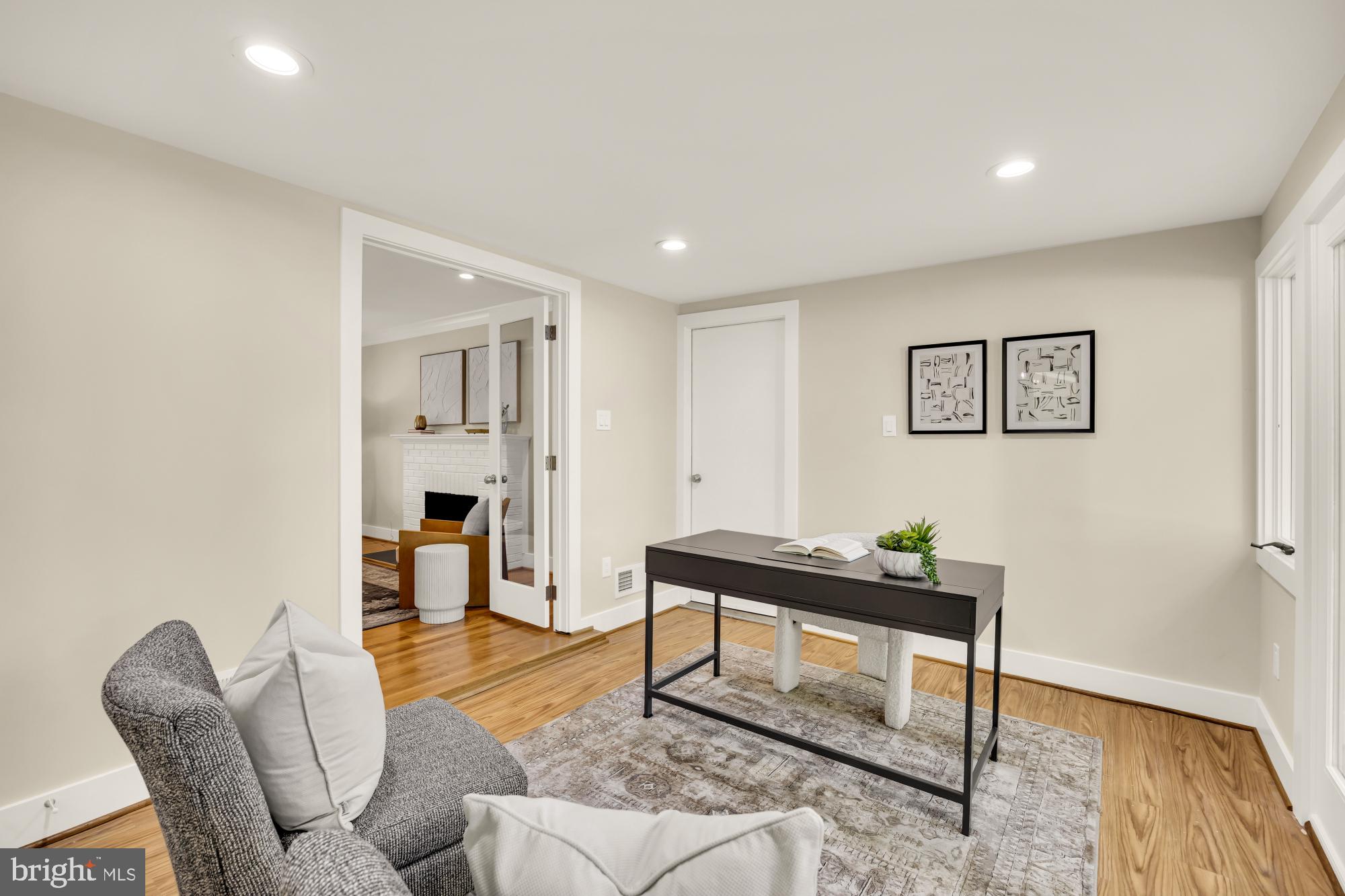 2435 SHENANDOAH STREET