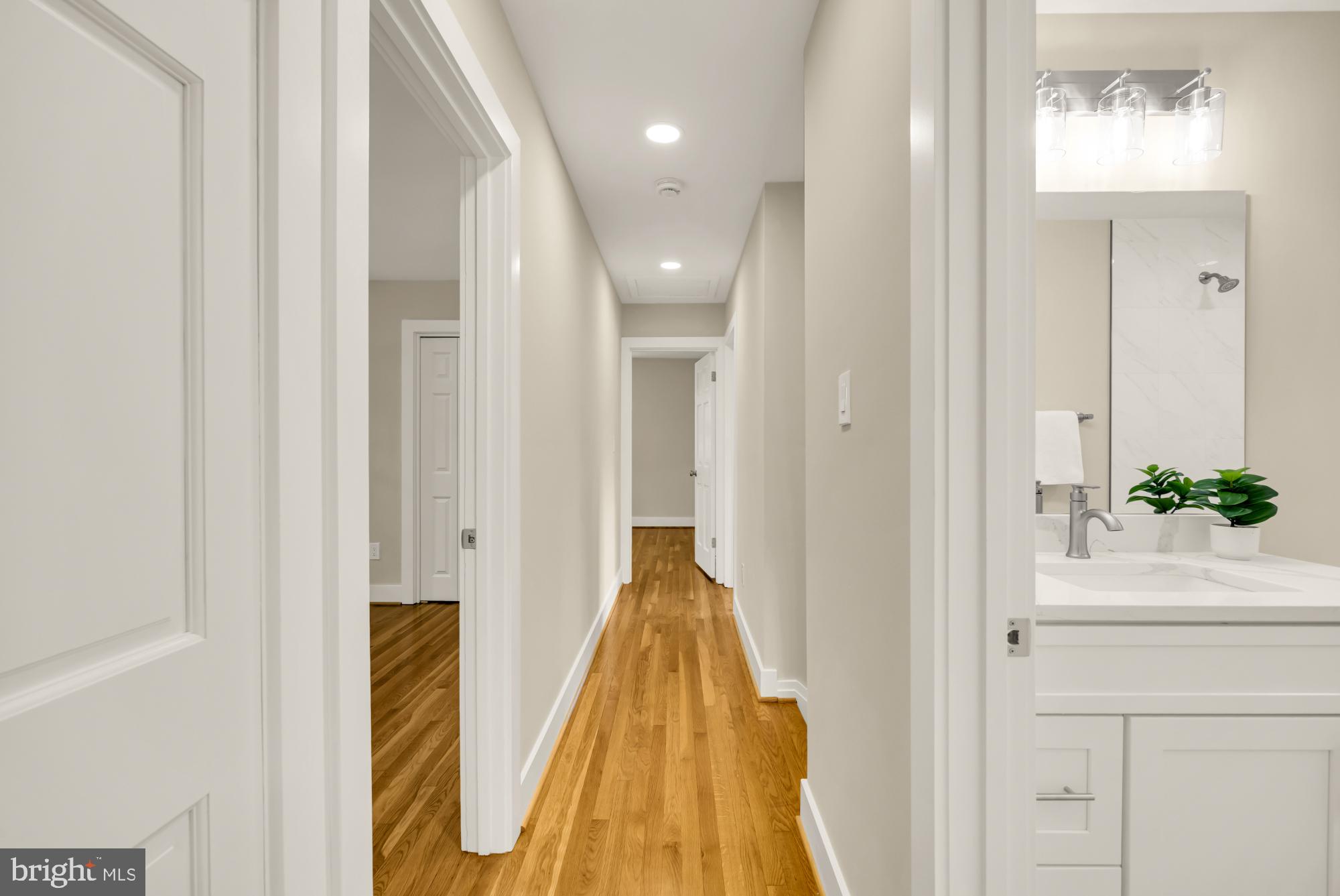 2435 SHENANDOAH STREET