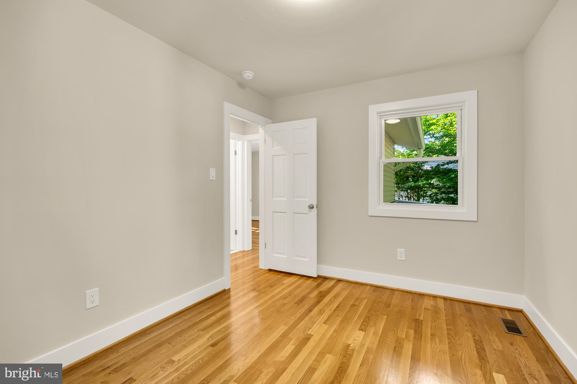 2435 SHENANDOAH STREET