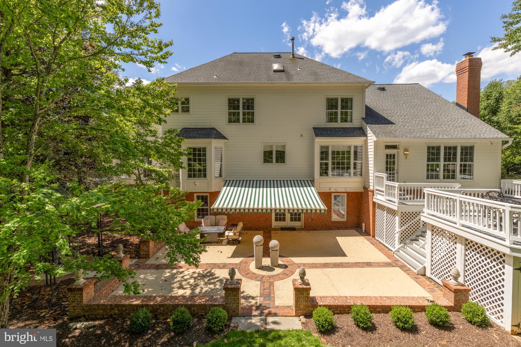 2487 OAKTON HILLS DRIVE