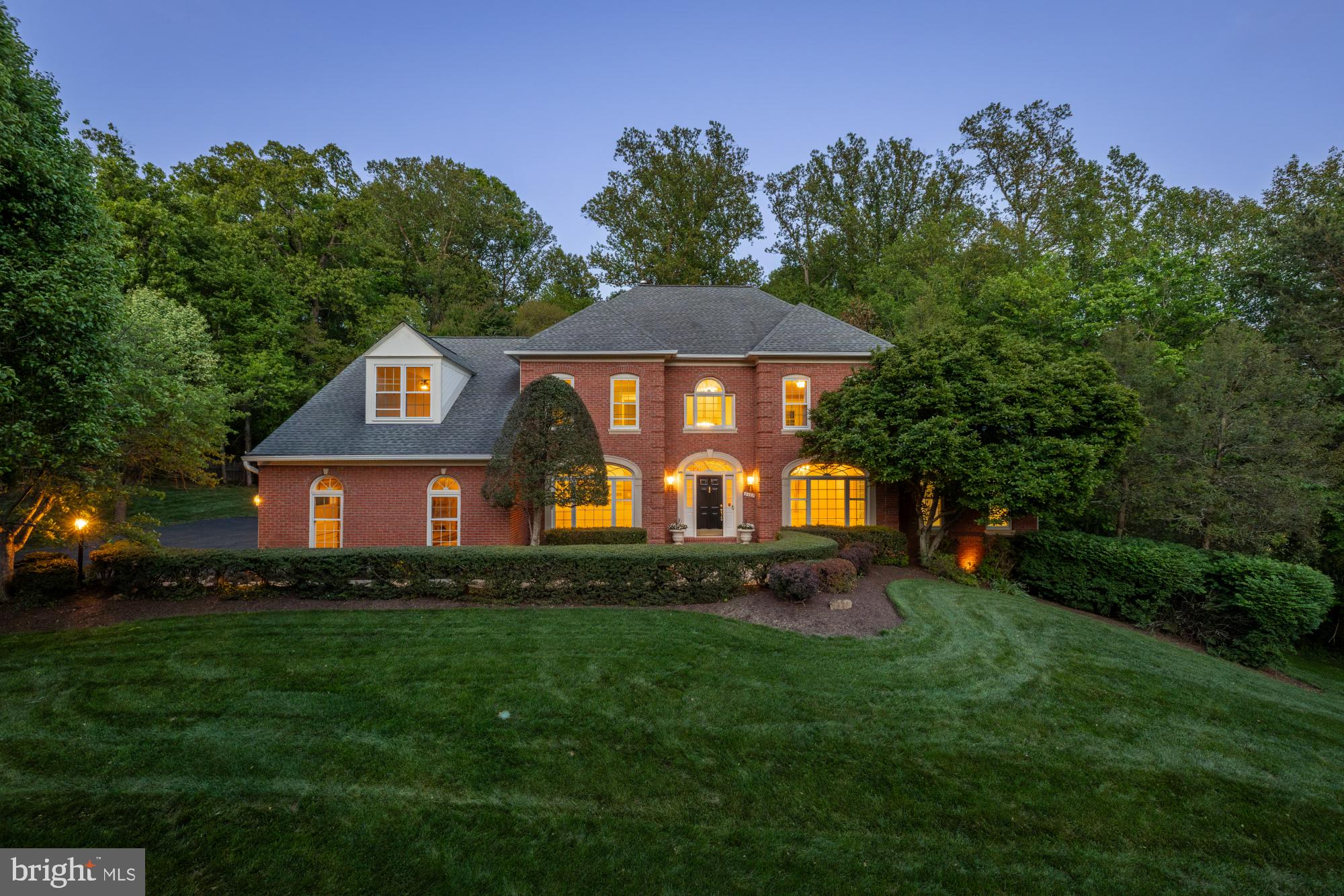 2487 OAKTON HILLS DRIVE
