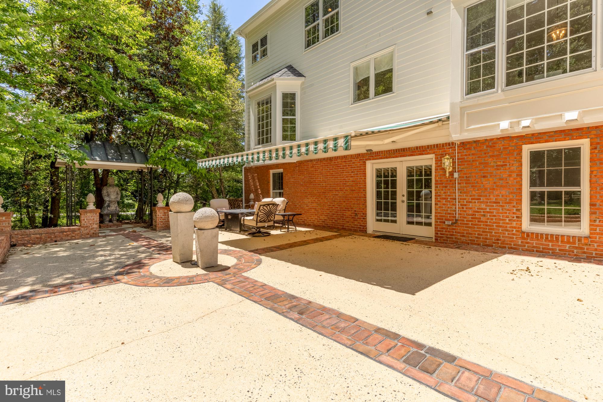 2487 OAKTON HILLS DRIVE