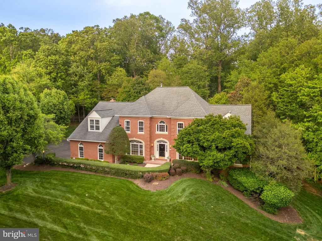 2487 OAKTON HILLS DRIVE