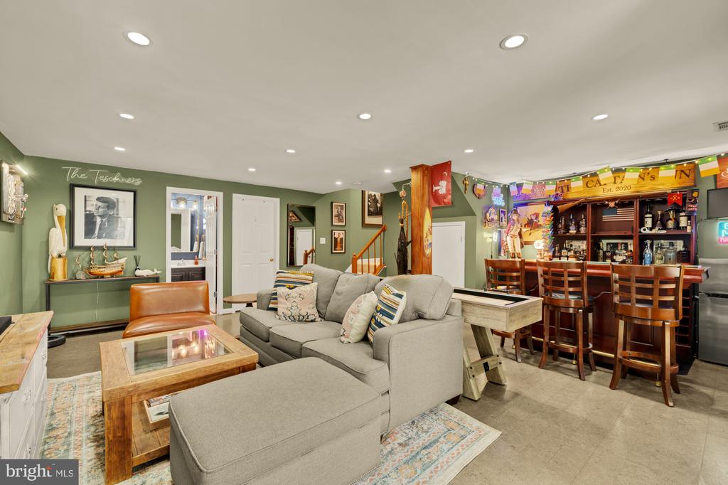 8226 MAPLE RIDGE AVENUE
