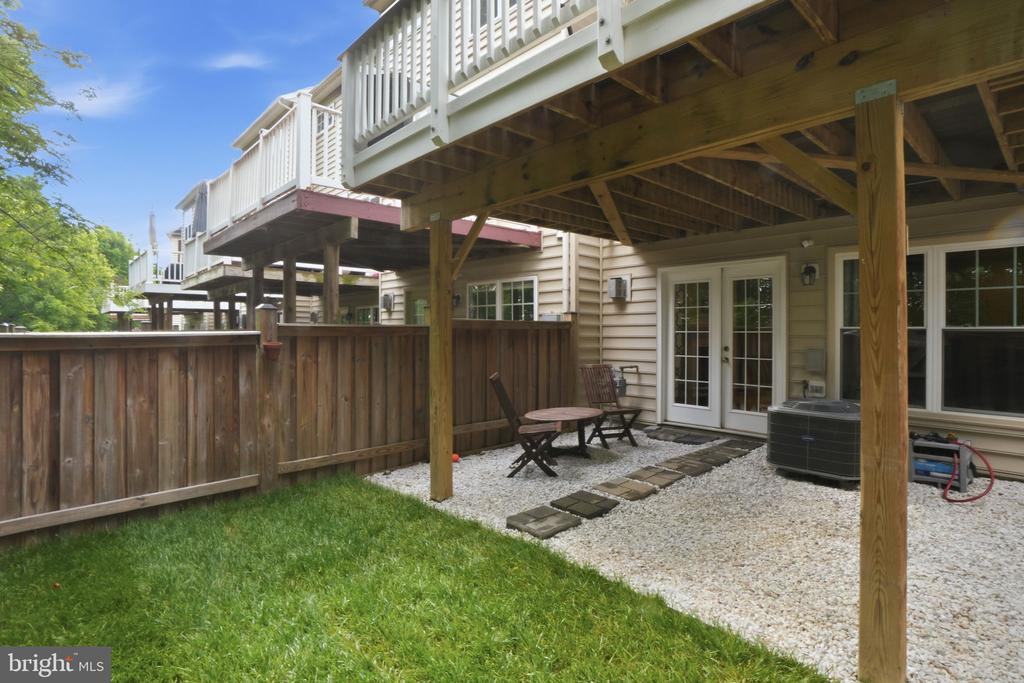 8133 DOVE COTTAGE COURT