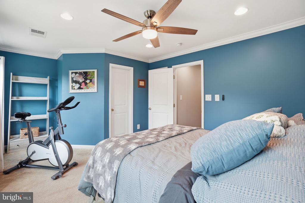 8133 DOVE COTTAGE COURT