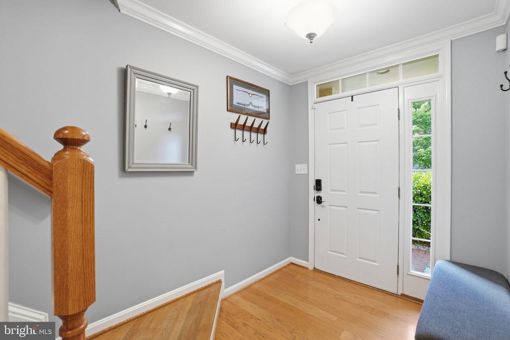 8133 DOVE COTTAGE COURT