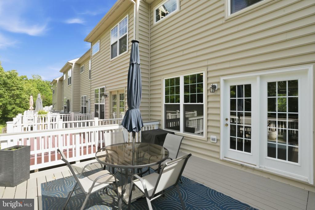 8133 DOVE COTTAGE COURT