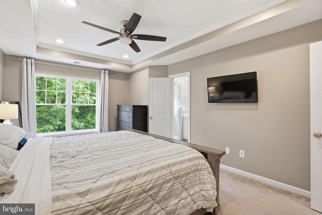 8133 DOVE COTTAGE COURT