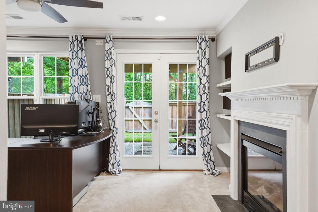 8133 DOVE COTTAGE COURT