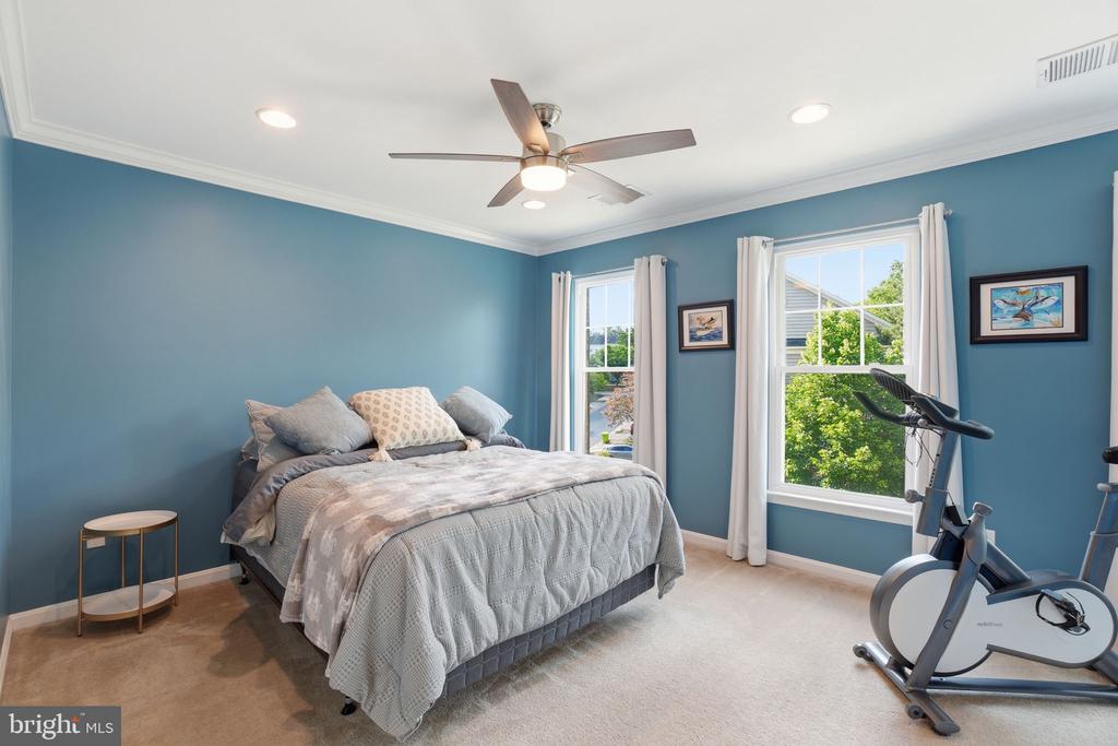 8133 DOVE COTTAGE COURT