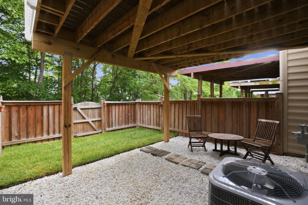 8133 DOVE COTTAGE COURT