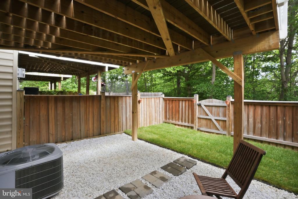 8133 DOVE COTTAGE COURT