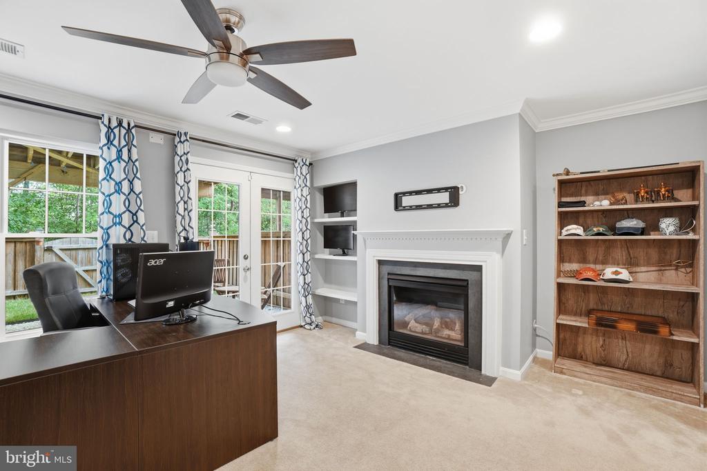8133 DOVE COTTAGE COURT
