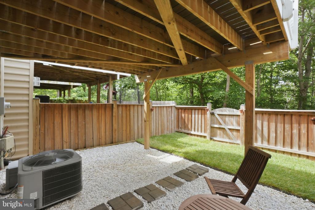 8133 DOVE COTTAGE COURT