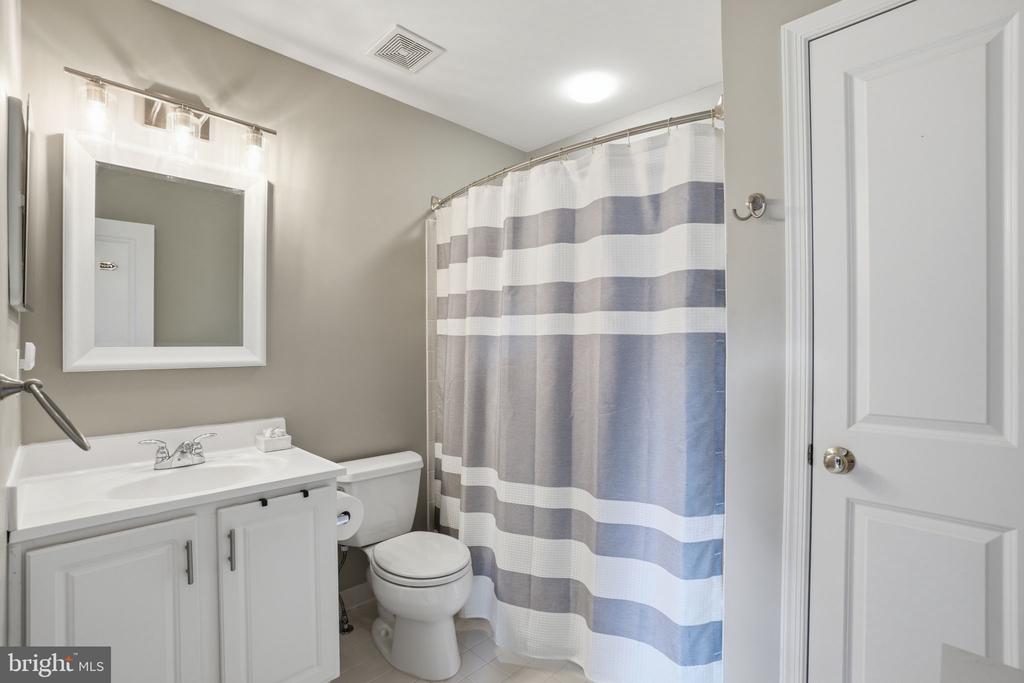 8133 DOVE COTTAGE COURT