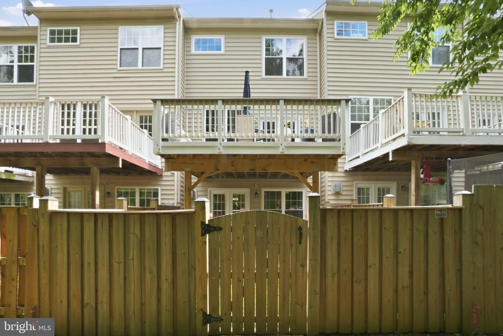 8133 DOVE COTTAGE COURT