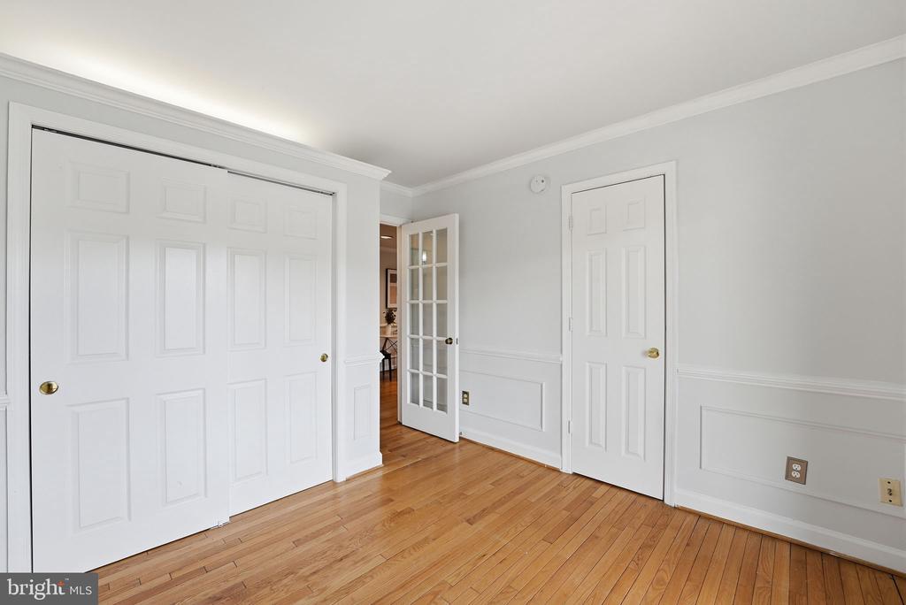 6057 ESSEX HOUSE SQUARE B