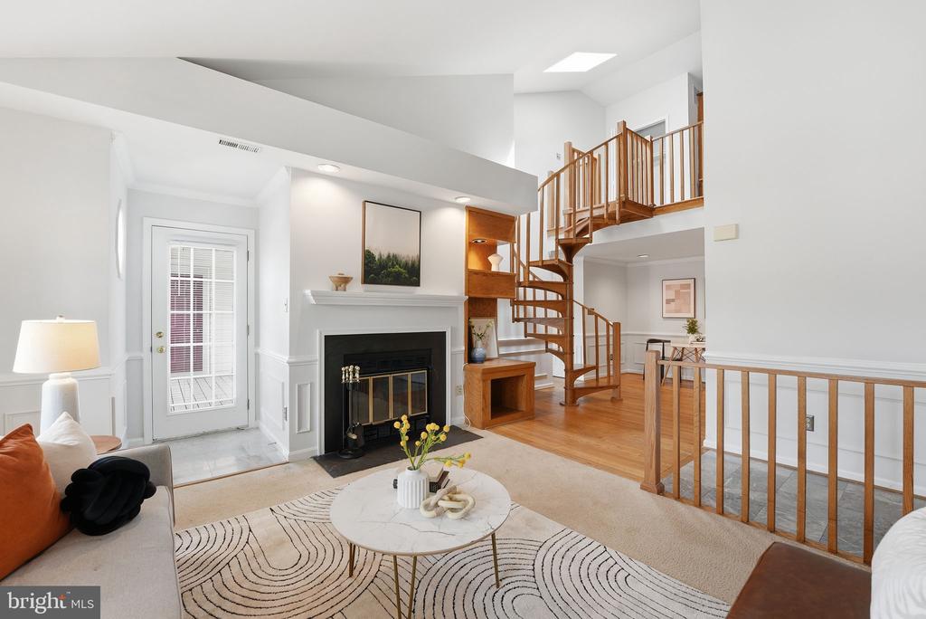 6057 ESSEX HOUSE SQUARE B