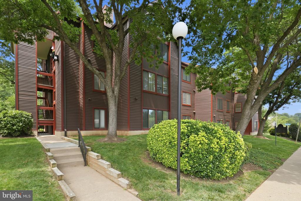2822 LEE OAKS PLACE Unit: 101