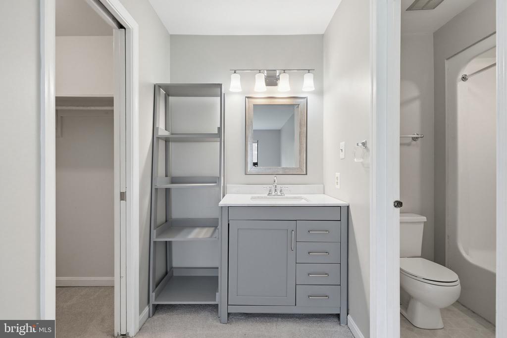 2822 LEE OAKS PLACE Unit: 101