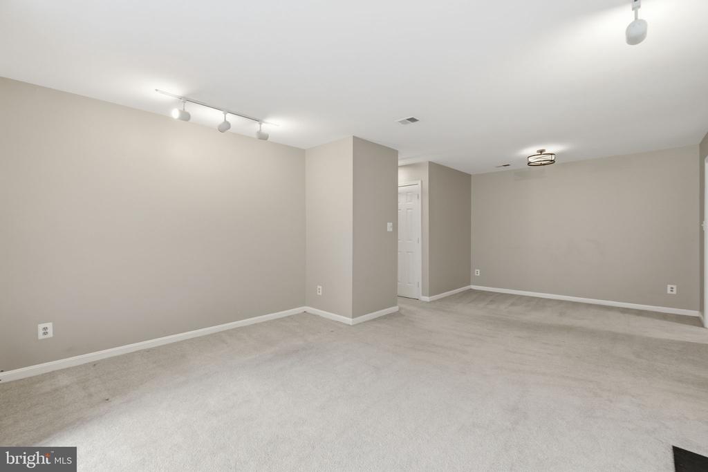2822 LEE OAKS PLACE Unit: 101